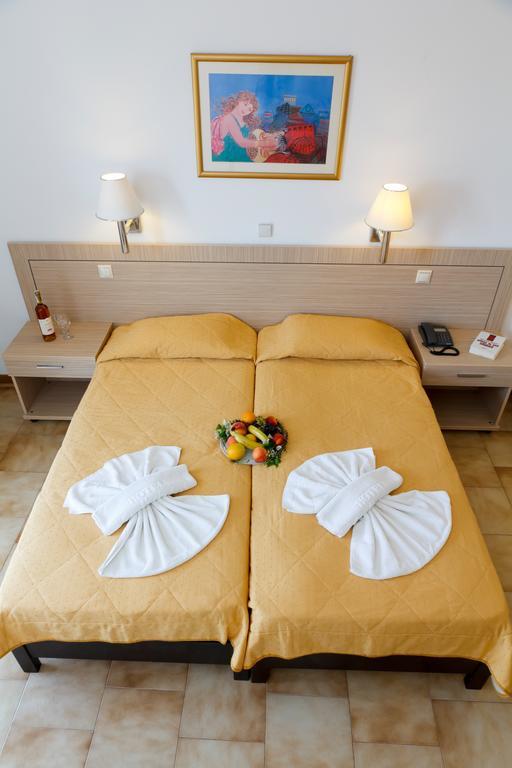 Saint Nicholas Hotel Псили Амос Стая снимка